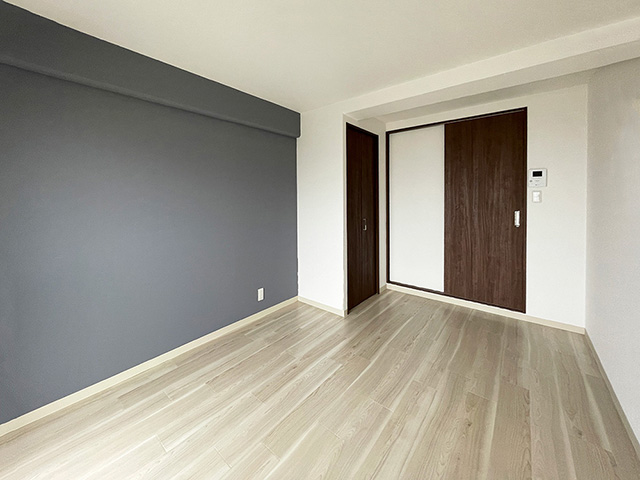 バスルームとトイレを分けて、グレーインテリアのお部屋に